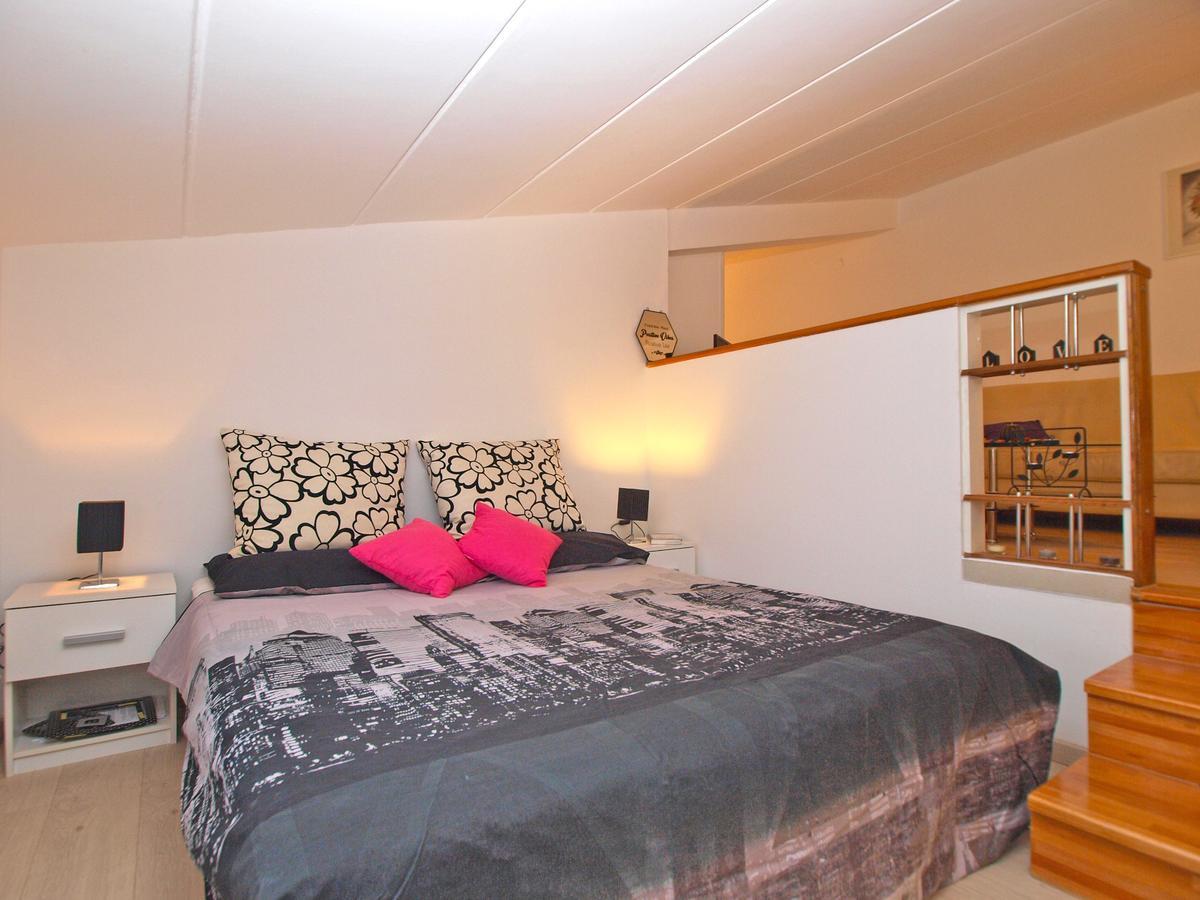 Doris 1558 Apartma Pula